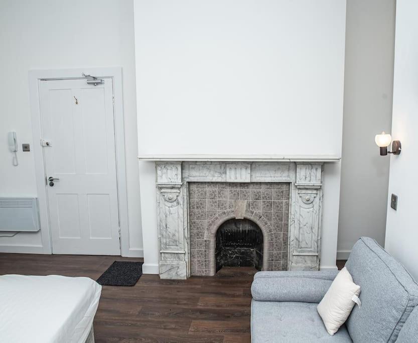 Aylesbury Apartment 1 With Free Parking Bagian luar foto